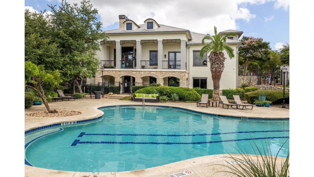 Lantana Hills Apartments