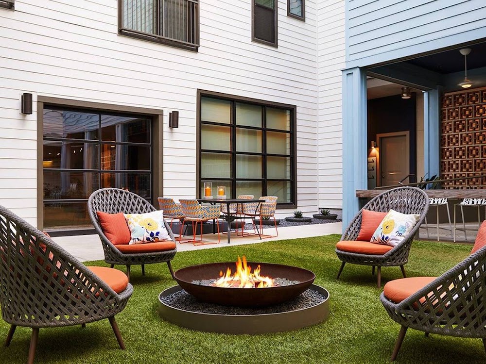 Sentral East Austin at 1630 E. Sixth | Austin Apartments
