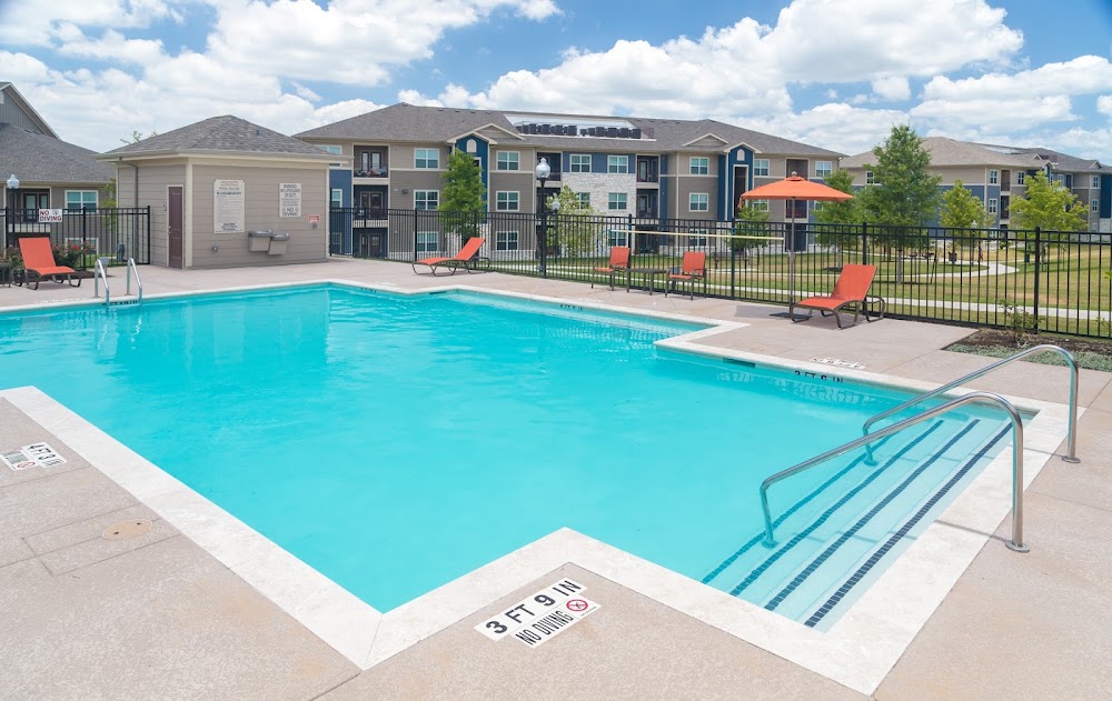 The Pointe at Ben White Apartments