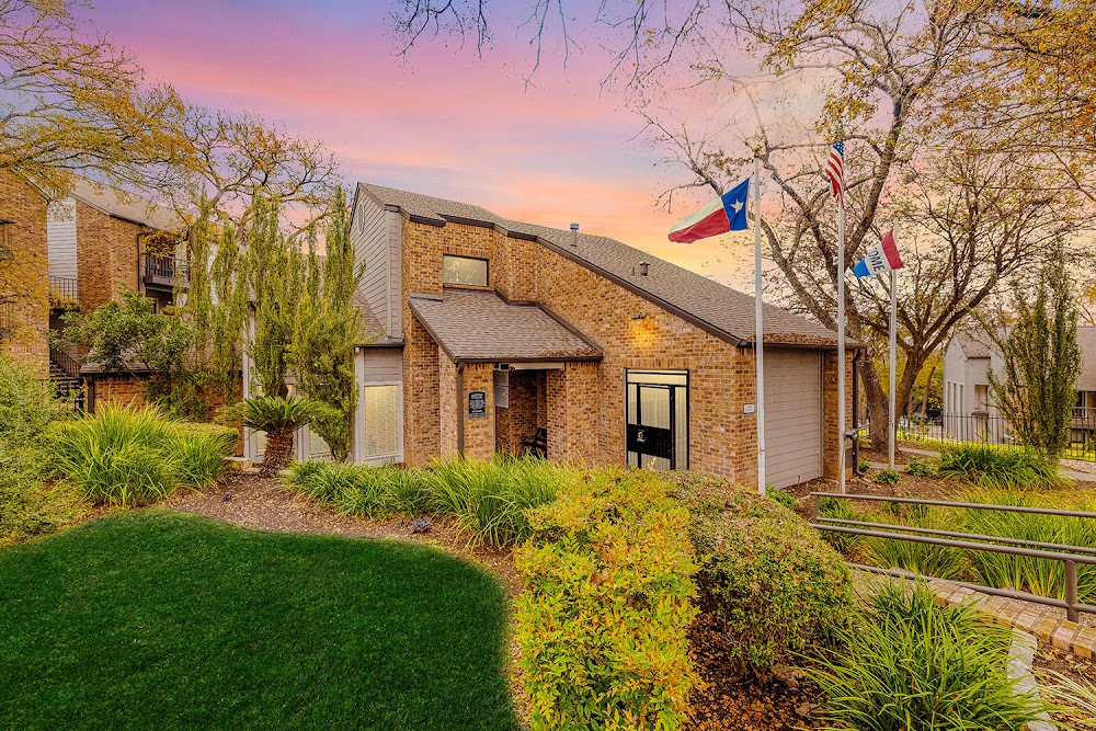 Montecito Apartments