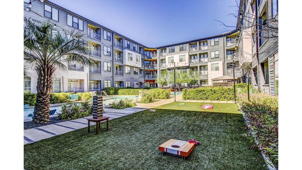 Elan East Apartments