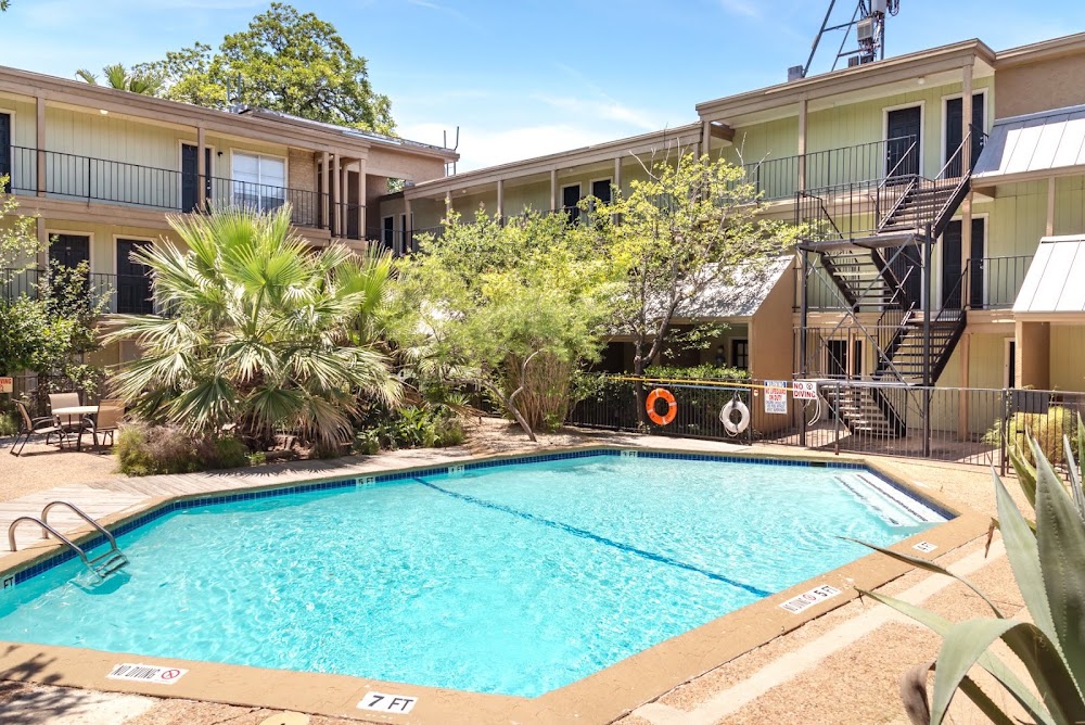 Oak Park Apartments
