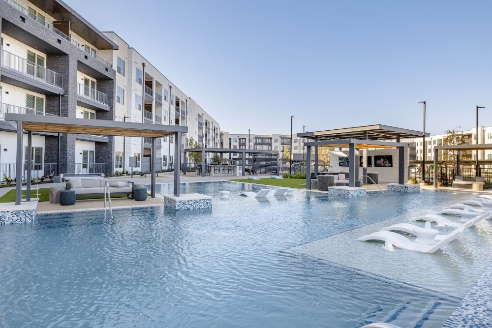 Del Via Apartments