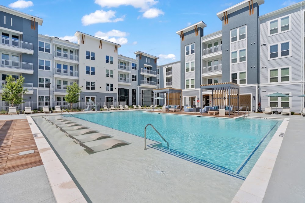 Ariza 290 West Apartments