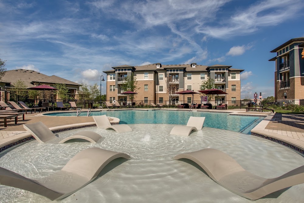 33Hundred Apartments
