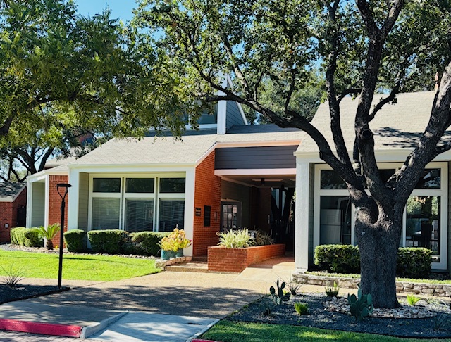 Woodchase Apartments